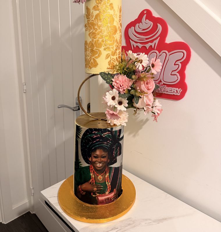 Gold floral portrait cake